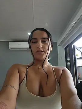 Rosa Warreen  online show from November 13, 2025, 12:31 pm