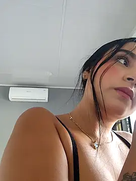 Rosa Warreen  online show from October 20, 2025, 12:49 pm