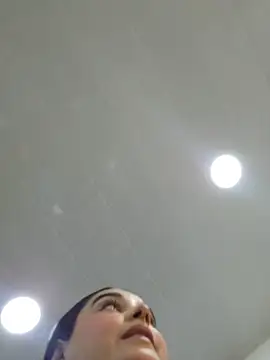 Rosa Warreen  online show from October 26, 2025, 4:40 pm