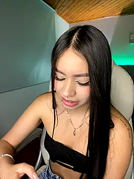 Snapshot of Cristina_pinkk chatting on November 18, 2025, 3:10 am Cristina pinkk online show from November 18, 2025, 3:10 am