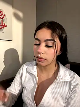 Snapshot of Cristina_pinkk chatting on October 24, 2025, 3:38 am Cristina pinkk online show from October 24, 2025, 3:38 am