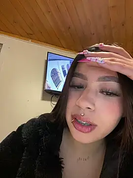 Cristina pinkk online show from February 5, 2026, 3:24 am