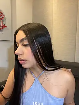 Snapshot of Cristina_pinkk chatting on November 8, 2025, 2:48 am Cristina pinkk online show from November 8, 2025, 2:48 am