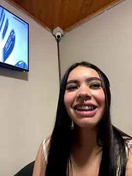 Snapshot of Cristina_pinkk chatting on October 17, 2025, 3:10 am Cristina pinkk online show from October 17, 2025, 3:10 am