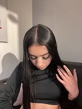 Snapshot of Cristina_pinkk chatting on October 25, 2025, 1:27 am Cristina pinkk online show from October 25, 2025, 1:27 am