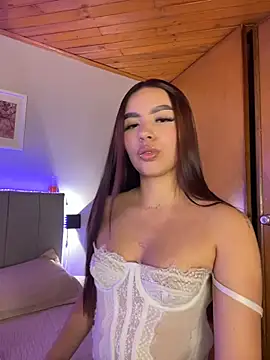 Cristina pinkk online show from April 8, 2026, 12:12 am