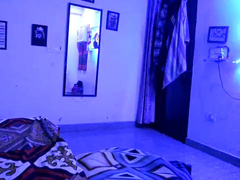 Evalivehere online show from February 4, 2026, 12:00 pm