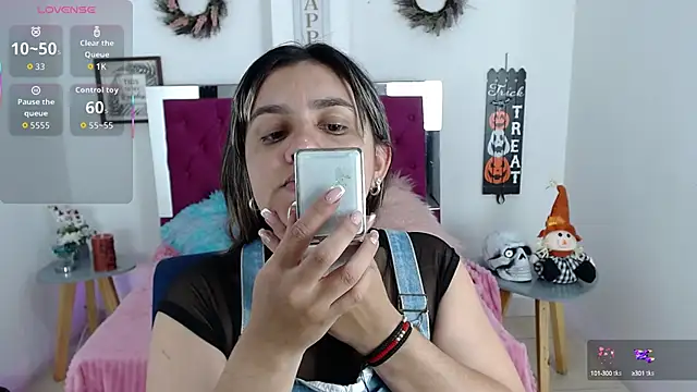 Isa-lox online show from October 15, 2025, 9:12 pm