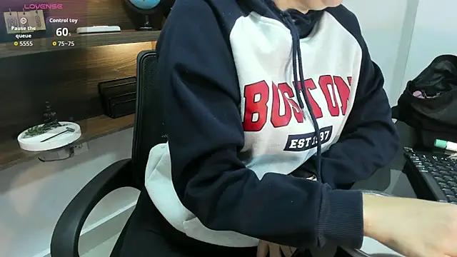 AlissaJoness online show from April 12, 2026, 11:46 am