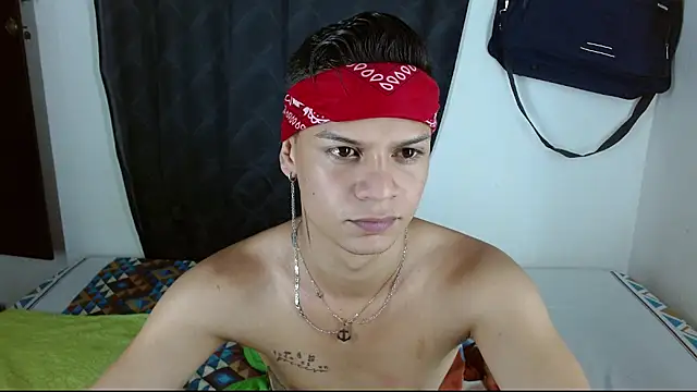 axce1 boy24 online show from December 2, 2025, 6:20 pm