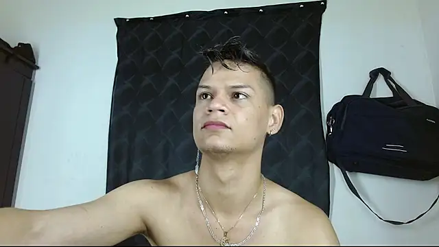 axce1 boy24 online show from October 17, 2025, 12:29 pm