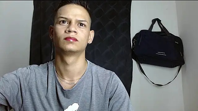 axce1 boy24 online show from October 15, 2025, 12:02 pm