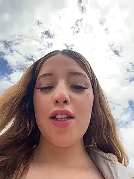 Baby  Otaku online show from April 12, 2026, 4:32 pm