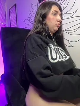 Mia  Gray online show from April 16, 2026, 9:39 pm