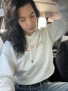 MeekyRich online show from September 19, 2025, 3:32 am