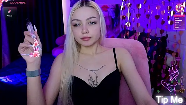 LinaLirian online show from February 25, 2026, 10:04 am