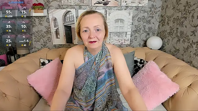 Snapshot of Karen_Villis chatting on November 13, 2025, 9:24 am Karen Villis online show from November 13, 2025, 9:24 am