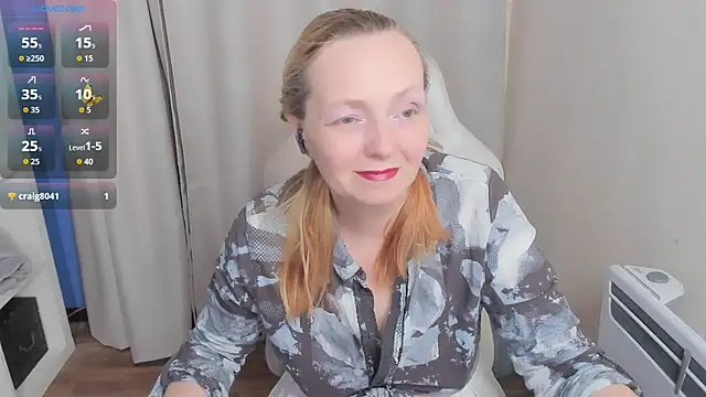 Snapshot of Karen_Villis chatting on November 17, 2025, 9:57 am Karen Villis online show from November 17, 2025, 9:57 am