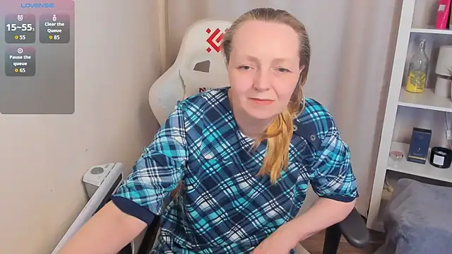 Karen Villis online show from May 10, 2026, 10:08 am