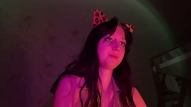 Snapshot of YourTemptation_ chatting on December 20, 2025, 2:09 pm YourTemptation online show from December 20, 2025, 2:09 pm