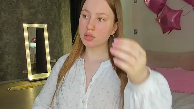Snapshot of Candy_Cansew chatting on June 13, 2026, 12:52 am Candy Cansew online show from June 13, 2026, 12:52 am