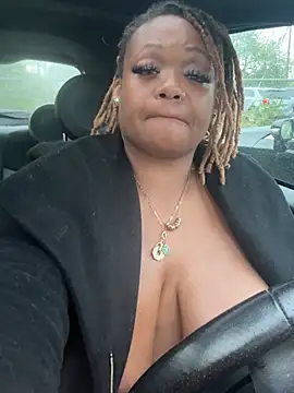 RoyalQueen2u online show from April 26, 2026, 10:45 am