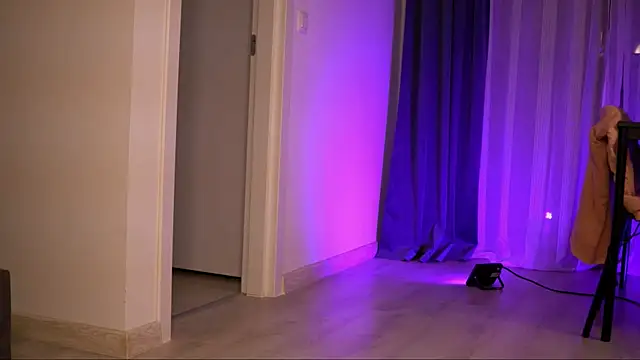 AryaDeluna online show from November 9, 2025, 8:02 pm