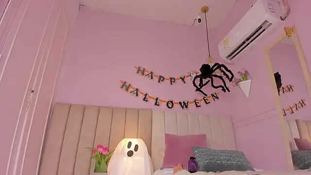  lucia 18 online show from November 1, 2025, 11:37 am