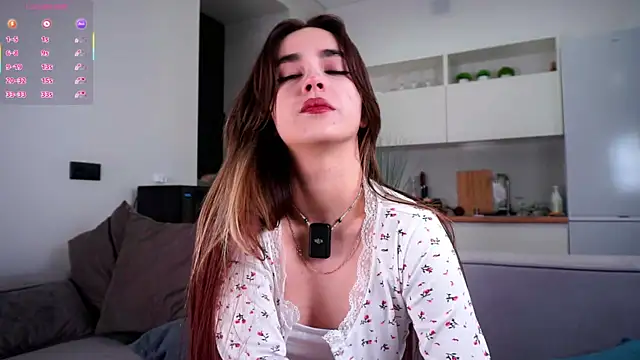 CupSizeGirl online show from December 5, 2025, 1:10 pm