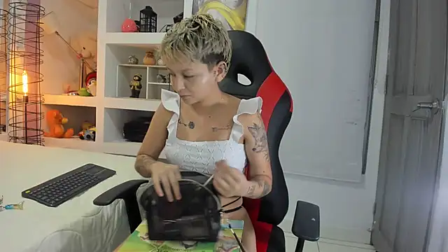 angels petite  online show from September 11, 2025, 2:22 am