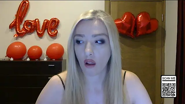 Snapshot of Wild_Silk_Desire chatting on February 18, 2026, 4:36 pm Wild Silk Desire online show from February 18, 2026, 4:36 pm