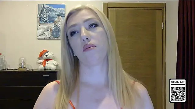 Snapshot of Wild_Silk_Desire chatting on January 18, 2026, 1:58 pm Wild Silk Desire online show from January 18, 2026, 1:58 pm