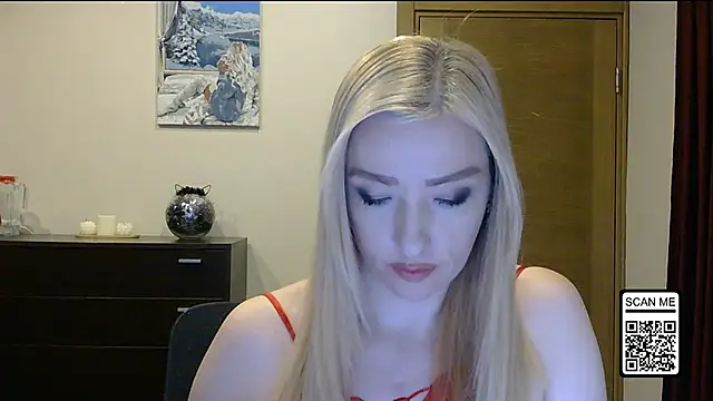 Snapshot of Wild_Silk_Desire chatting on February 8, 2026, 4:15 pm Wild Silk Desire online show from February 8, 2026, 4:15 pm