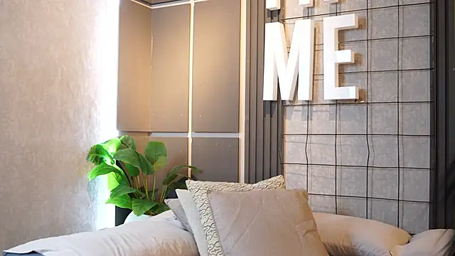 Susan wall online show from April 13, 2026, 1:15 pm