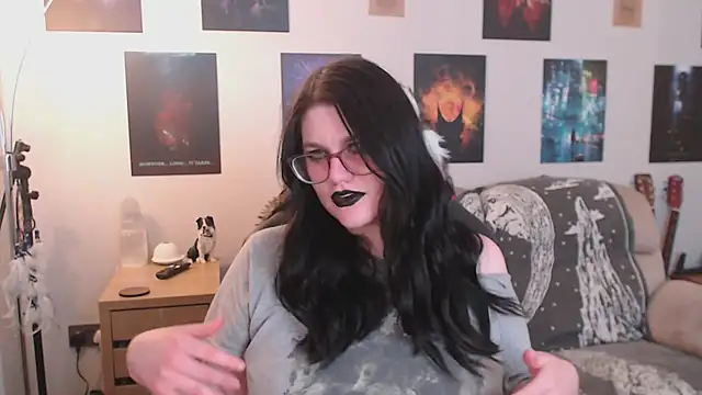 GothSuccubusBabe online show from December 19, 2025, 4:53 pm