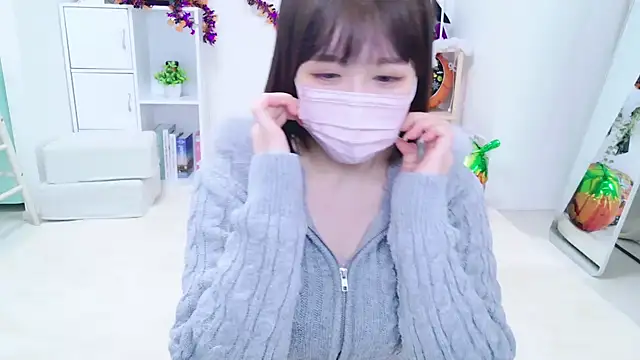 Snapshot of _suika_ chatting on October 31, 2025, 3:30 pm suika online show from October 31, 2025, 3:30 pm