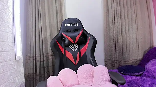  Alice Abby online show from November 5, 2025, 2:25 am