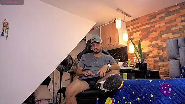 Snapshot of samuelcoopeer chatting on February 21, 2026, 3:47 pm samuelcoopeer online show from February 21, 2026, 3:47 pm