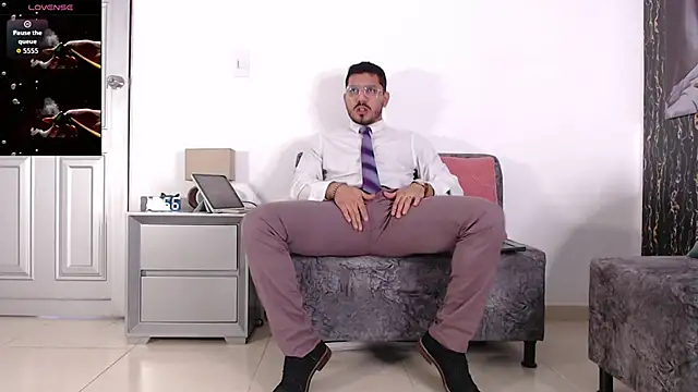 Snapshot of samuelcoopeer chatting on December 17, 2025, 4:56 pm samuelcoopeer online show from December 17, 2025, 4:56 pm