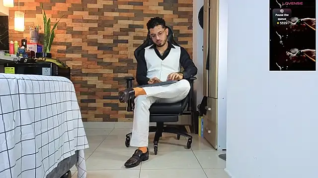 samuelcoopeer online show from April 28, 2026, 6:45 pm