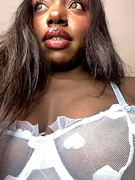 Snapshot of alissradiante1 chatting on November 23, 2025, 2:43 am alissradiante1 online show from November 23, 2025, 2:43 am