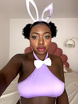 Snapshot of alissradiante1 chatting on November 1, 2025, 12:06 am alissradiante1 online show from November 1, 2025, 12:06 am