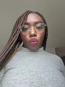 alissradiante1 online show from February 21, 2026, 8:33 pm