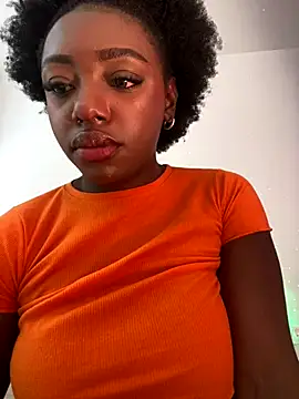 Snapshot of alissradiante1 chatting on October 20, 2025, 2:13 am alissradiante1 online show from October 20, 2025, 2:13 am