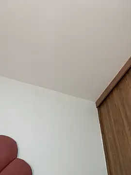 Snapshot of alissradiante1 chatting on October 10, 2025, 2:45 am alissradiante1 online show from October 10, 2025, 2:45 am