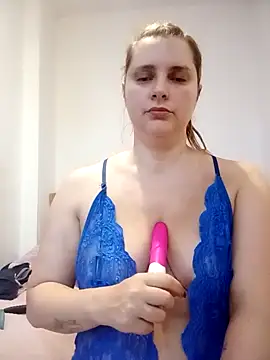 JessicaItalia online show from October 8, 2025, 9:11 am