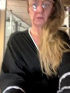 Snapshot of LucyLingerie78 chatting on December 14, 2025, 6:35 pm LucyLingerie78 online show from December 14, 2025, 6:35 pm