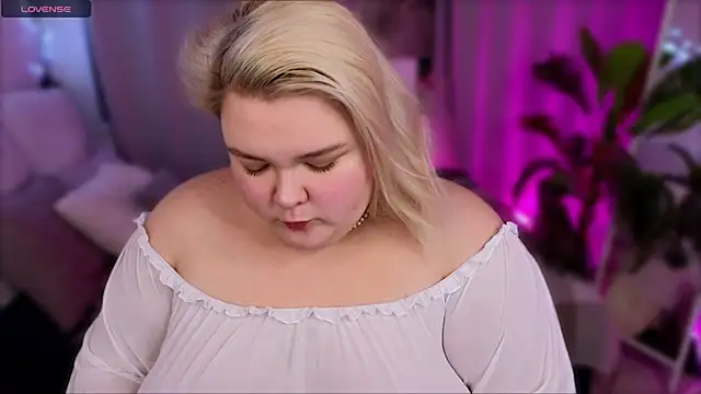 Snapshot of Ellabigbaby chatting on October 19, 2025, 5:43 am Ellabigbaby online show from October 19, 2025, 5:43 am