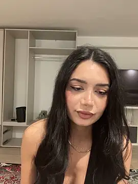 Snapshot of ElifSilberkan chatting on March 22, 2025, 10:04 pm ElifSilberkan online show from March 22, 2025, 10:04 pm