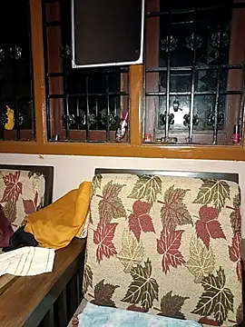 Isha Sax online show from October 15, 2025, 7:44 pm